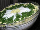 салат из печени трески с яйцом, рисом и огурцами