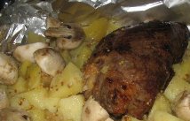 ростбиф в коньячно-медовом маринаде с картофелем и шампиньонами