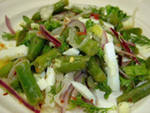 малазийский салат из белокочанной, цветной капусты со стручковой фасолью