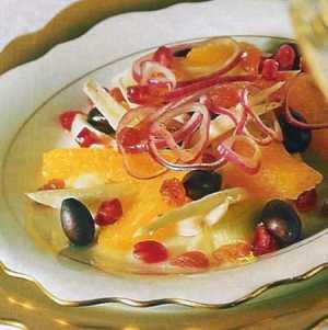 салат «Мункачина» по-египетски из апельсинов с оливками и репчатым луком